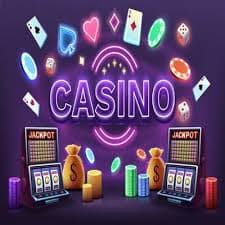 Pemandangan dealer Live Casino sedang membagikan kartu permainan kepada pemain