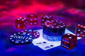 Layar ponsel menunjukkan permainan casino dealer live dengan grafik jernih dan fitur responsif